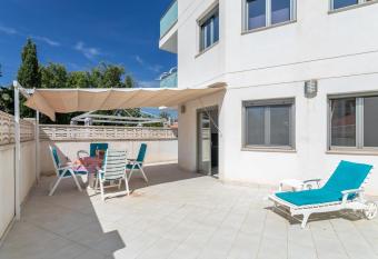 Apartment Henri has Balcony rooms