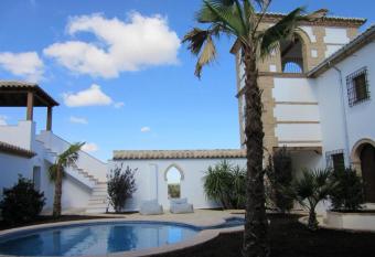 Gorgeous new stand alone cottage in rural Malaga has Balcony rooms