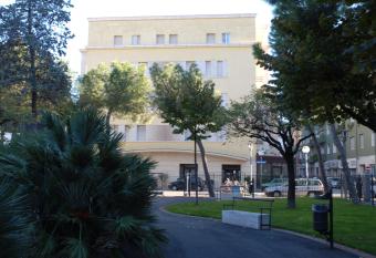 Hotel Ambra Palace allows 18 year olds to book a room