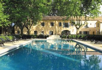 Domaine De Manville has Balcony rooms