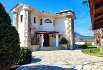 Villa PLANTATION has Balcony rooms