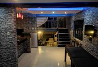 McHanns Place has Balcony rooms