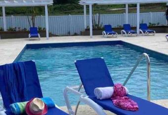 Natty   s Cozy Beach house in Hanover Jamaica has Balcony rooms