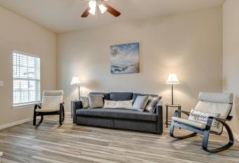 Royally Beachy has Balcony rooms