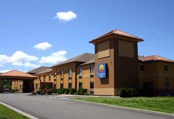 Quality Inn has rooms with a private hot tub