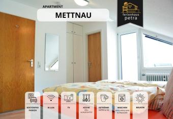 Gro  e moderne Ferienwohnung in bester Bodenseelage l 1 Minute zum Bodensee l 3 Zimmer l Vollausgestattete K  che l Sonnenbalkon l WLAN l Willkommen im Apartment Mettnau has Balcony rooms