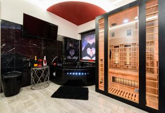 B&B BELIEVE con SPA privata has rooms with a private hot tub