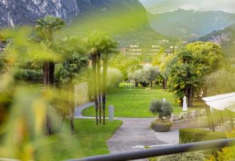 Astoria Resort has Balcony rooms