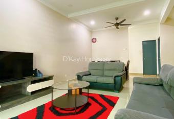 Ainsdale Homestay 4 Bedrooms by DKAY in Seremban 2 has Balcony rooms
