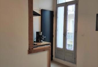 Appartement typique S  te Quartier Haut has Balcony rooms