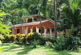Hotel Casa Bonita has Balcony rooms