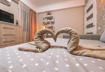 Sweet Home Apartment allows 18 year olds to book a room