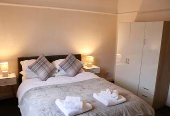 Entire Family Vacation Home . WiFi . FREE Parking has Balcony rooms