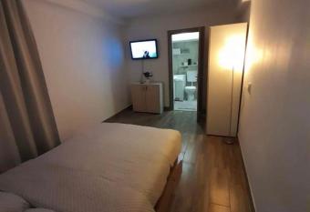 Apartament Unirii allows 18 year olds to book a room