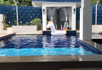 Sheldan Resort 2 allows 18 year olds to book a room