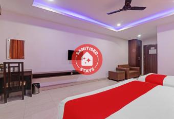 OYO Flagship SS Palace Near Chaudhary Charan Singh International Airport allows 18 year olds to book a room