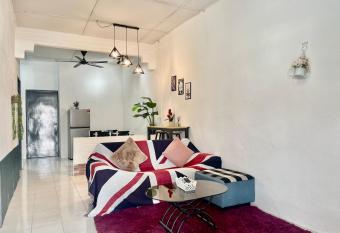 Entire Cozy Home 16     3 bedroom @ Alma Bukit Mertajam has Balcony rooms