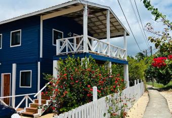 The Flying Toucan has Balcony rooms