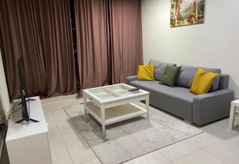 METRO Premium Location Spacious 2 Bedroom Apartment Right Next to the Metro has rooms with a private hot tub