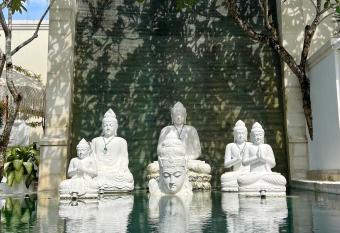 Moon Villas Umalas allows 18 year olds to book a room