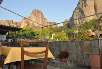 GUESTHOUSE BLOUTSOS ROOMS allows 18 year olds to book a room