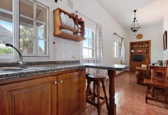 Casa El Cardon B1 has Balcony rooms