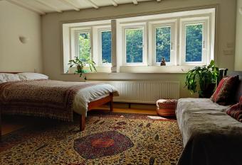 Beautiful quiet room in the heart of Holmfirth has Balcony rooms