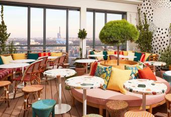 Mama Shelter Paris La D  fense allows 18 year olds to book a room