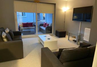 Palmbeach Place allows 18 year olds to book a room