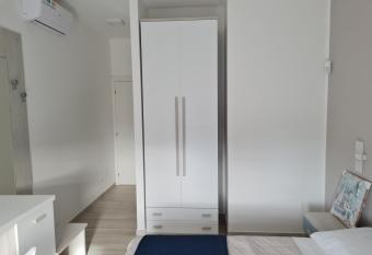 B&B Rayl allows 18 year olds to book a room