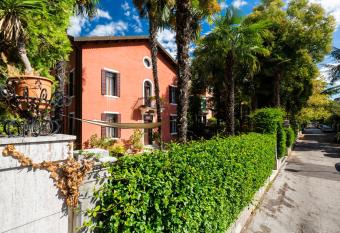 Villa Casanova has Balcony rooms