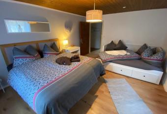 Casa Restelli OG - nahe Andermatt Gotthard allows 18 year olds to book a room