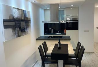 Holiday 88 has Balcony rooms