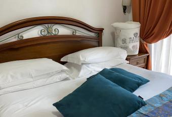 Euro House Inn Airport has Balcony rooms