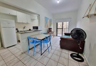 Piscina / Apto 01 dorm c/Ar Cond, Wi-Fi (r  pido), Varanda has Balcony rooms