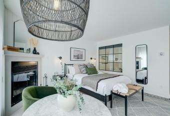 Les Lofts du Lac des Sables 1 allows 18 year olds to book a room