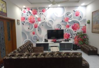 2BR Modern & Luxury New Furnished House has Smoking rooms