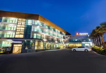 Amoureux Resort has Balcony rooms