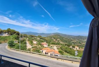 Mono San Rocco has Balcony rooms