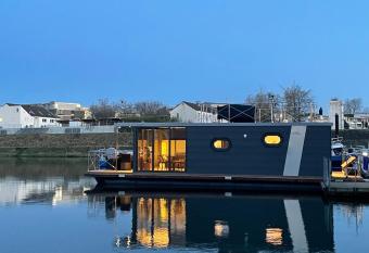 Hausboot Lore has Balcony rooms