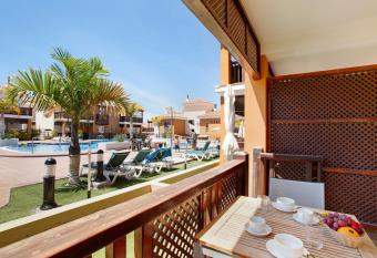 Pineda D has Balcony rooms