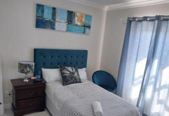 LND GUEST HOUSE allows 18 year olds to book a room