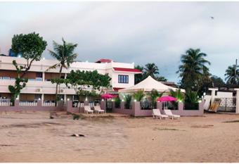 Alleppey Holiday Beach Resort has Balcony rooms