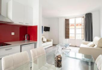 Apartamentos   ptima Palacete de la Alhambra junto a la Alhambra allows 18 year olds to book a room