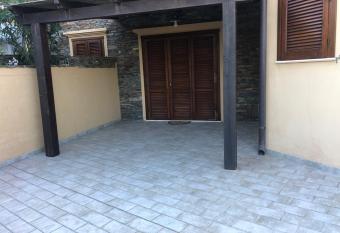 Civico 34 House 1 - I Giardini dell Ancora has Balcony rooms