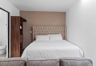 +MS +Loft Inmejorable +C  modo +Internet 119F allows 18 year olds to book a room