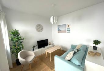 No 10 C  diz has Balcony rooms