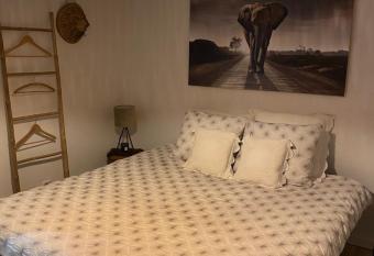 La Suite Cosy - Votre Pause Arbor  e allows 18 year olds to book a room