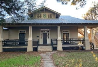 Maison Freetown allows 18 year olds to book a room