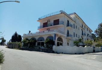 Hotel Conca d Oro has Smoking/Balcony rooms